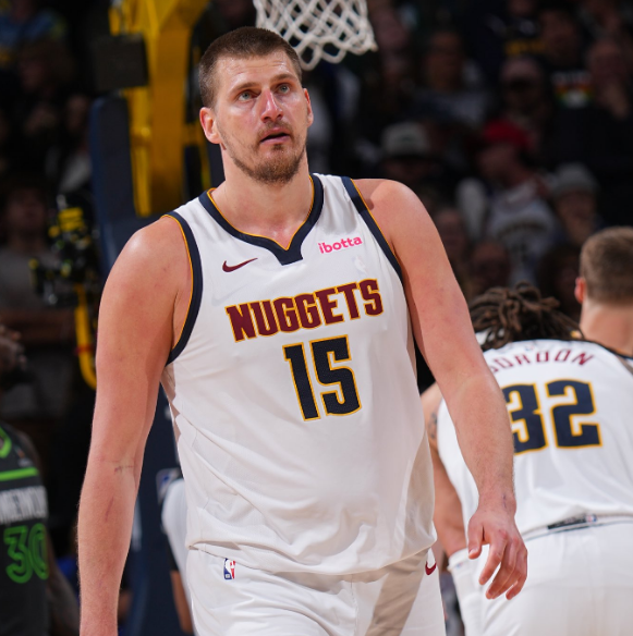 朝气蓬勃的 朝气蓬勃的