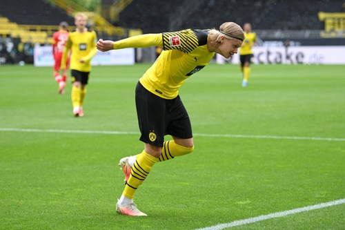 位列英超边 位列英超边